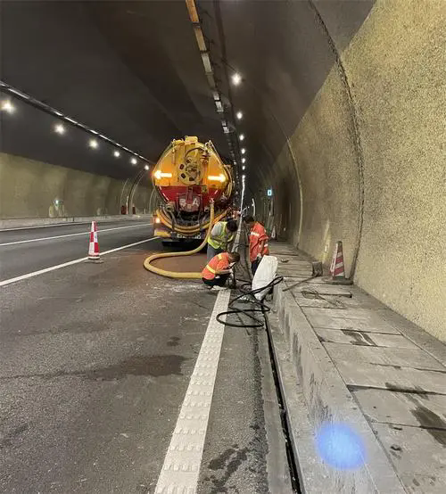 滦南隧道排水渠清淤